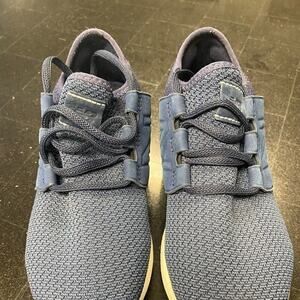 NEW BALANCE WOMENS SNEAKER SIZE 6.5